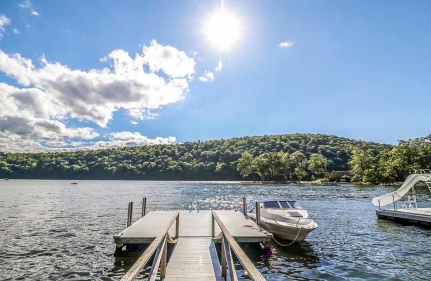 Welcome To Hat City Danbury, A Suburban Retreat 外观 照片