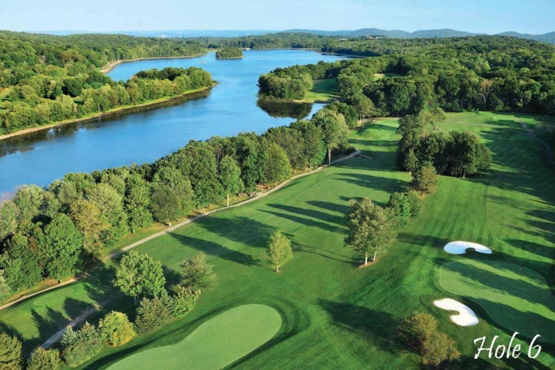 Welcome To Hat City Danbury, A Suburban Retreat 外观 照片