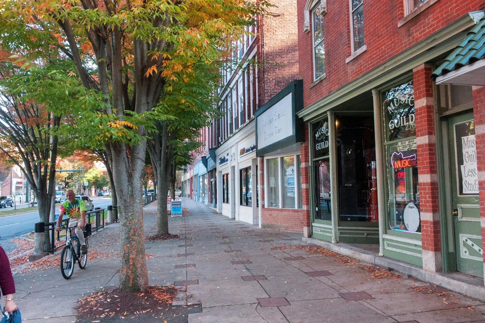 Welcome To Hat City Danbury, A Suburban Retreat 外观 照片